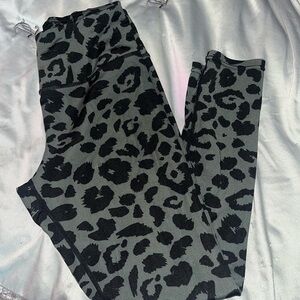 Leopard leggings